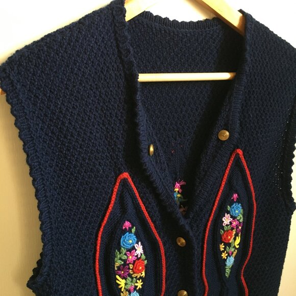 Hand Knit Cottagecore Wool Knit Floral Vest - Picture 3 of 14